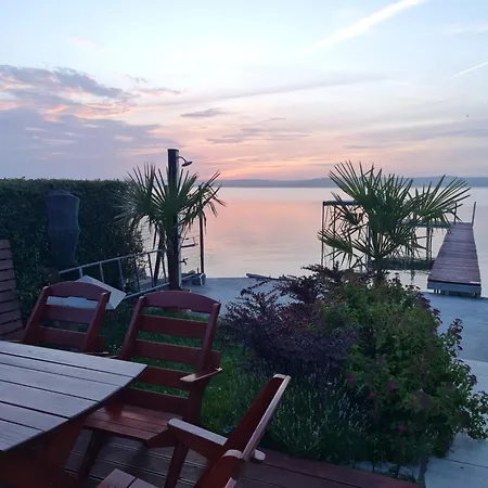 Flamingo Feriehus Balatonszarszo