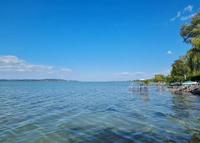 Flamingo Holiday home Balatonszarszo