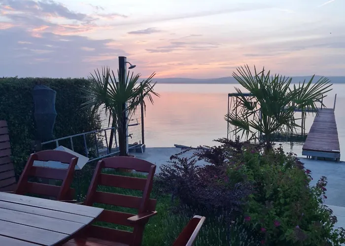 Flamingo Holiday home Balatonszarszo